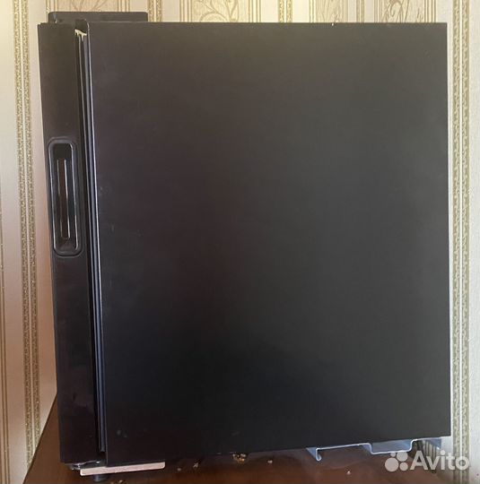 Холодильник dijitsu DBM60 с прозрачной дверцей