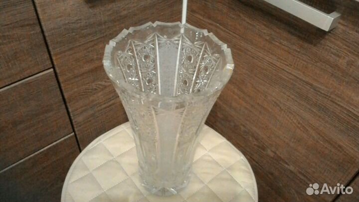 Хрустальная ваза