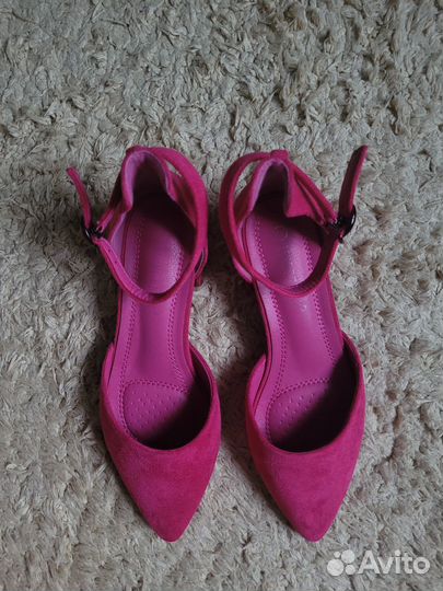 Туфли на низком каблуке фуксия