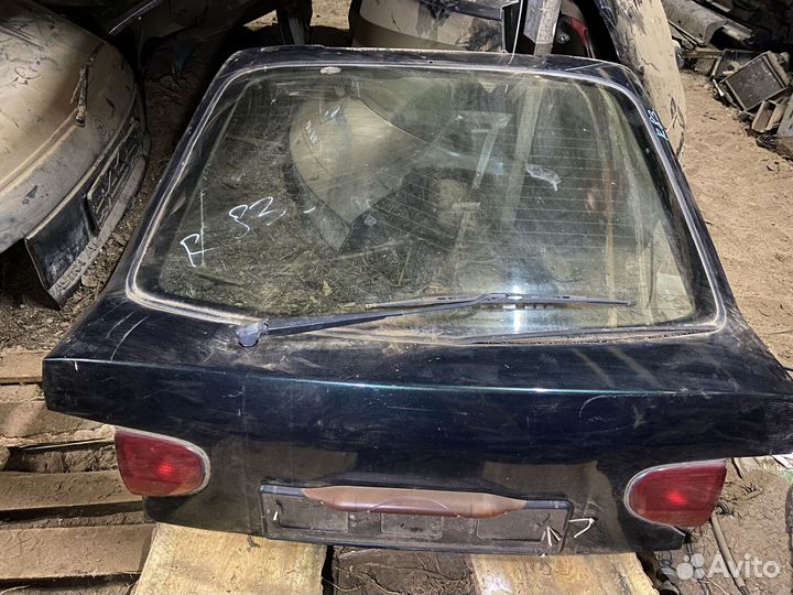 Крышка багажника Форд Эскорт лифтбек