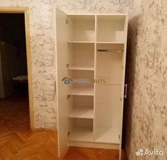Шкаф двухдверный с зеркалом