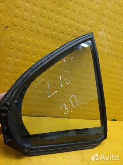 Стекло боковое заднее правое Mitsubishi Lancer