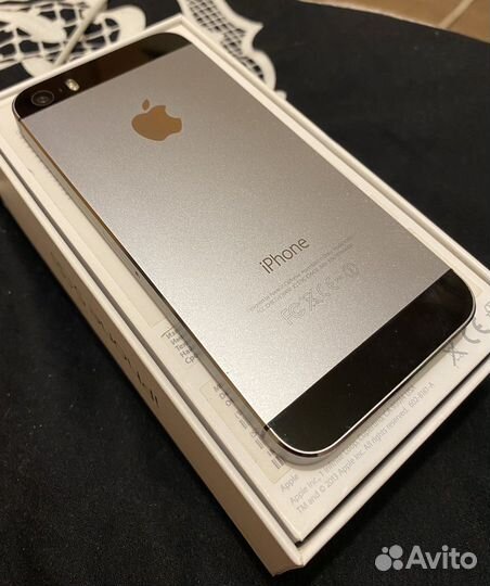 Телефон iPhone 5 s