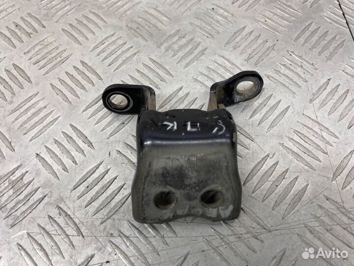 Б/У петля двери передний правый Honda Accord 8 CP1