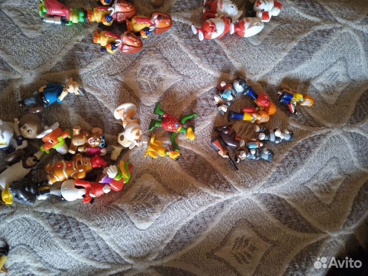 Игрушки из киндер сюрпризов