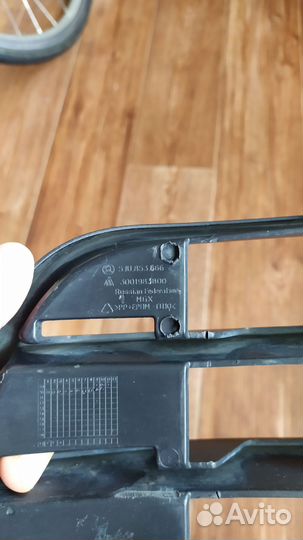 Решетка в бампер нижняя Skoda Fabia 2 5J 2007-2014