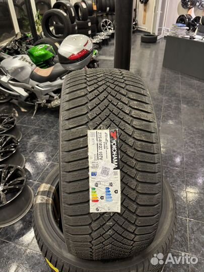 Yokohama BluEarth Winter V906 275/40 R22 и 315/35 R22