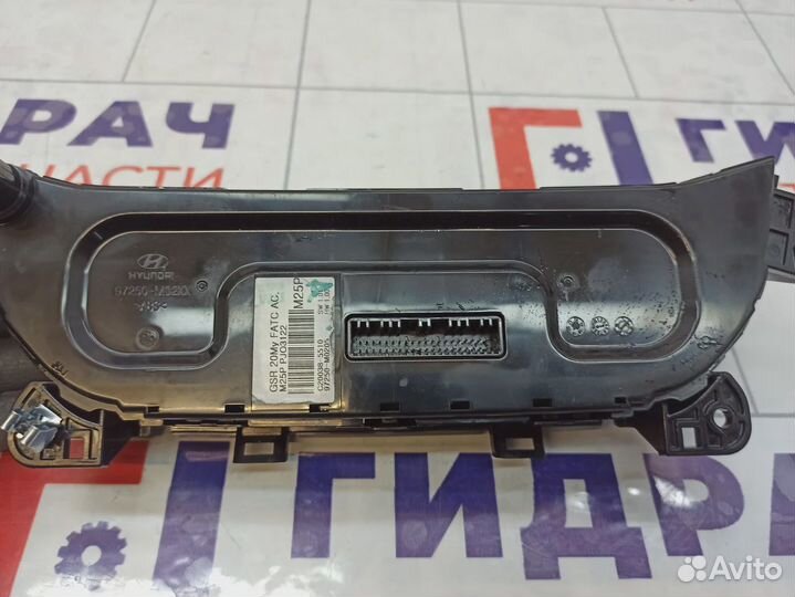 Блок управления климатической установкой Hyundai Creta 97250-M0205-PGB