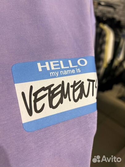 Футболка Vetements Hello Оверсайз приходи в шоурум