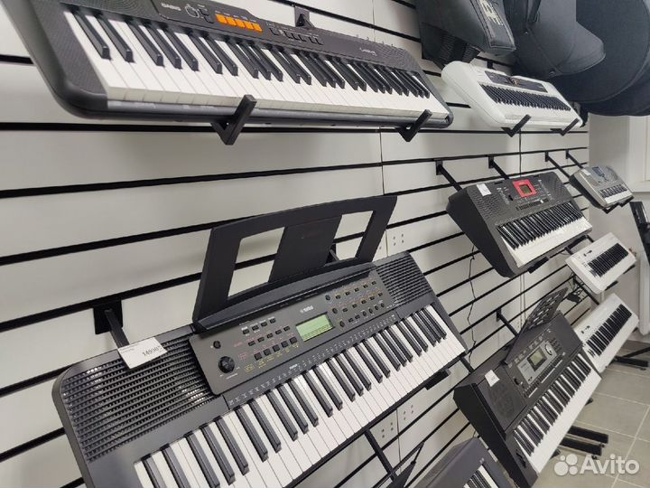 Yamaha PSR-E273 Синтезатор
