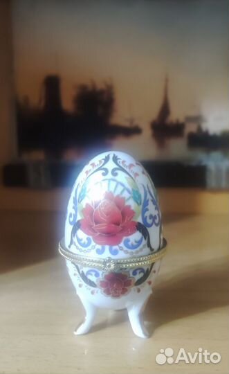 Шкатулка яйцо