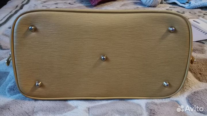 Сумка женская песочного цвета