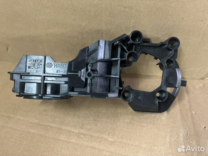 Крепление левое зеркала Toyota RAV4 ха 50