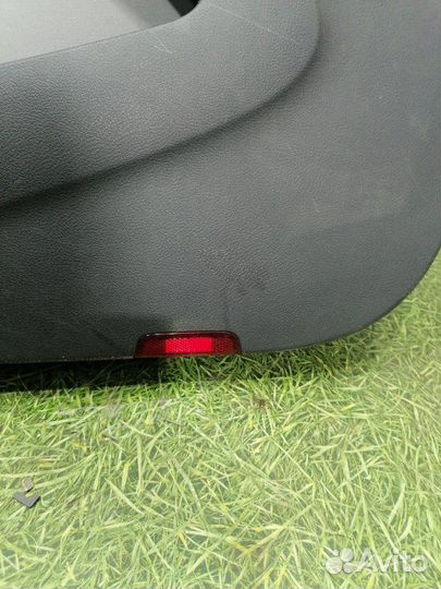 Дверная карта передняя правая Volkswagen Tiguan