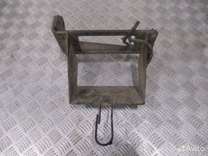 Кронштейн противооткатного упора левый Scania 1904