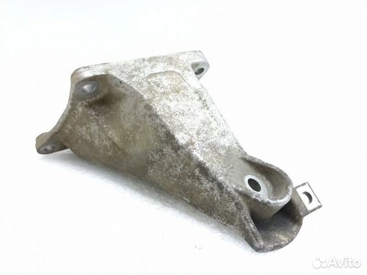 Кронштейн опоры двигателя правый Bmw 7-Series E65