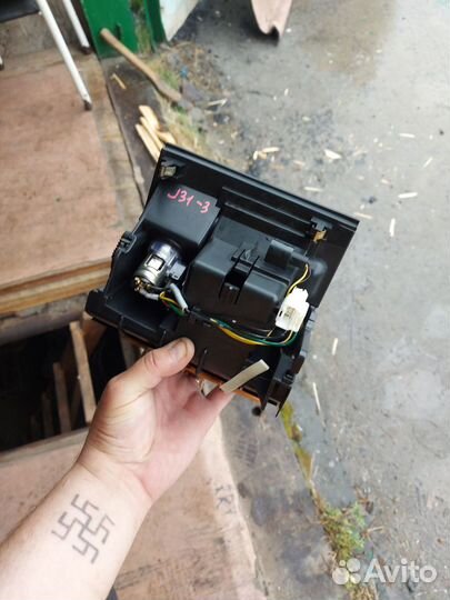 Пепельница Nissan teana