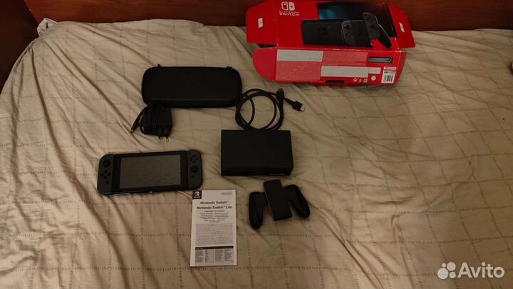 Игровая консоль. Nintendo switch с 3-мя играми