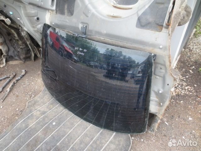 Стекло заднее Ауди 100 С4 седан