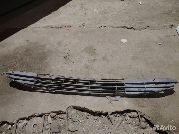 Решетка в бампер Peugeot 206