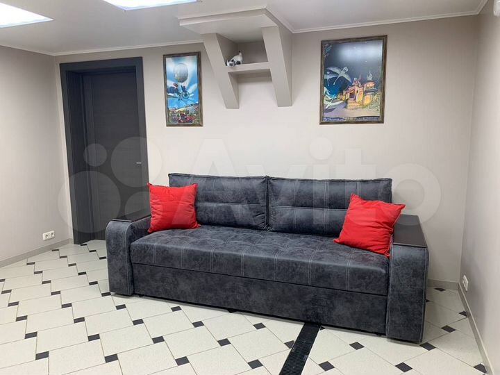 1-к. квартира, 52 м², 1/2 эт.