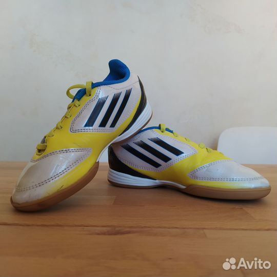 Бутсы футзалки Adidas, Nike