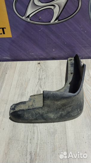 Брызговик передний Hyundai IX35 Прав