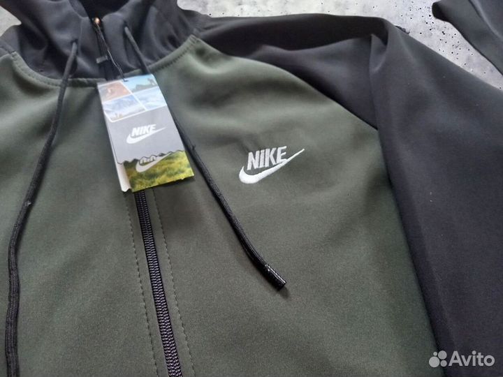 Спортивные костюмы Nike