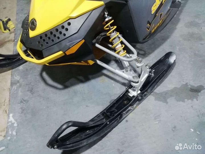 В разбор снегоход BRP SKI DOO MXZ TNT 500SS