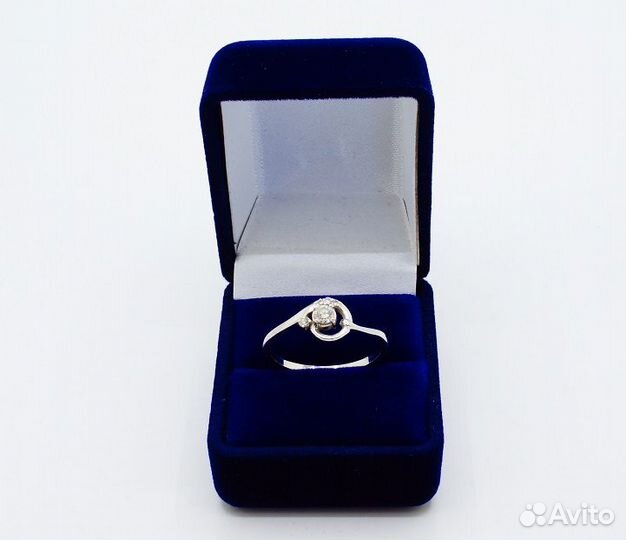 Золотое колечко с бриллиантами размер 17,5