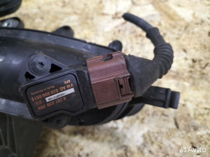 Резонатор воздушного фильтра Audi Q5 I 8R cdnc