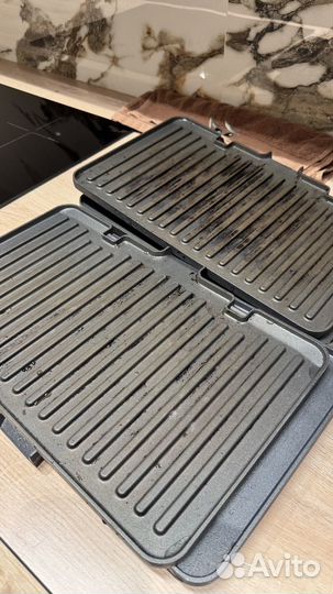 Мульти-Гриль DeLonghi CGH 1030D серебристый