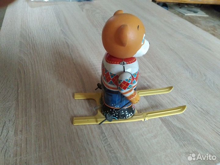 Редкая игрушка. Мишка лыжник заводной japan Япония