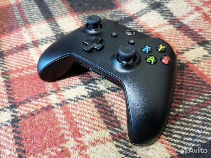 Геймпад Xbox One в отличном состоянии