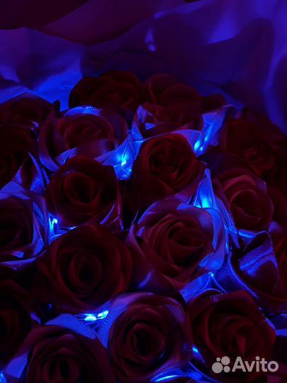 Букет из атласных лент 31 роза