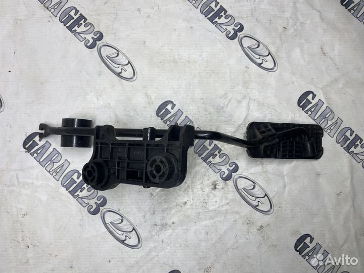 Педаль газа Hyundai Elantra