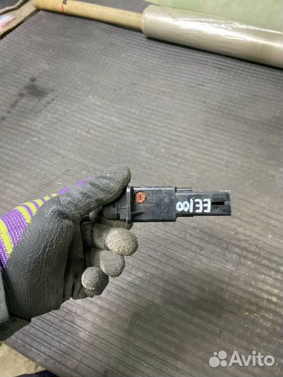 Кнопка аварийной сигнализации Toyota Corolla EE101