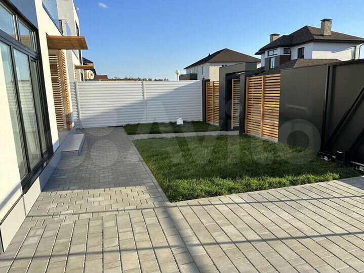 Коттедж 220 м² на участке 5 сот.