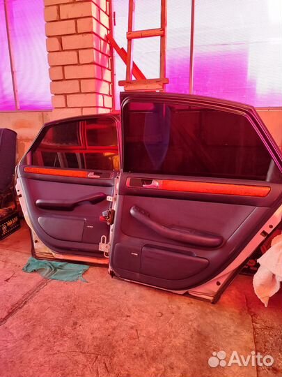 Дверь Audi A6 с5