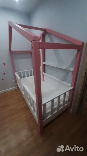 Детская кровать домик