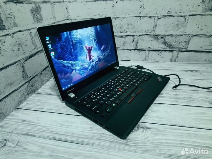 Игровой ноутбук Lenovo Core i3/8gb озу/SSD