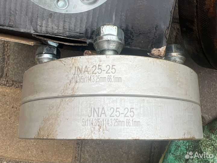 Инфинити Ниссан проставки колёсные