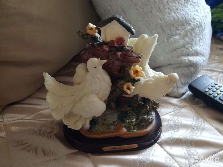 Статуэтка голуби