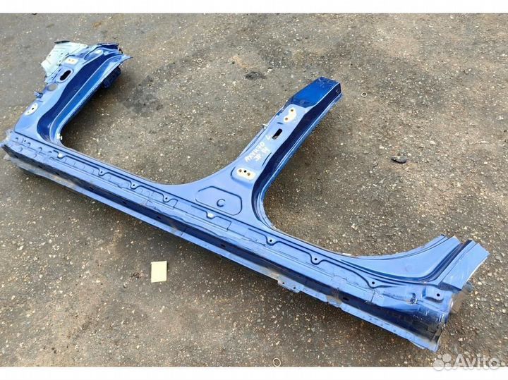 Порог кузовной левый Toyota Camry axvh70