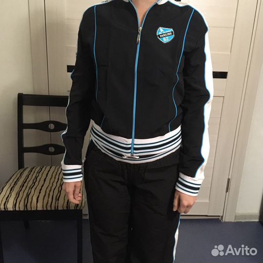 Спортивные костюмы