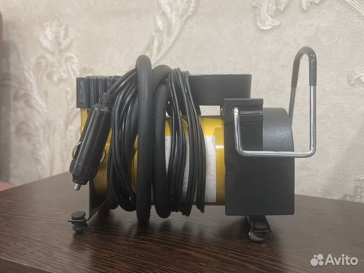 Компрессор автомобильный