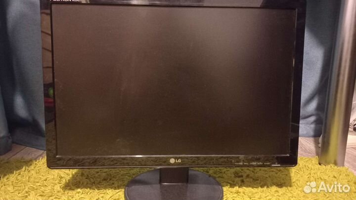 Монитор LG 22