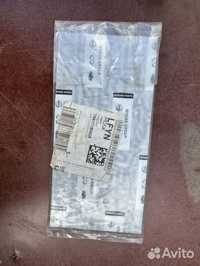 Наклейка заднего левого крыла Инфинити М35