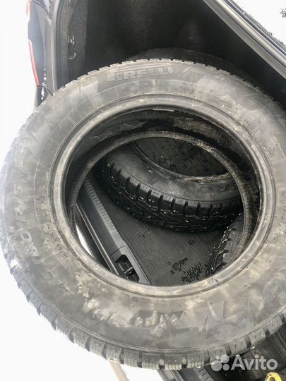 Pirelli Ice Zero 215/60 R16