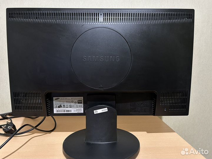 Монитор Samsung SyncMaster2343 60 Гц